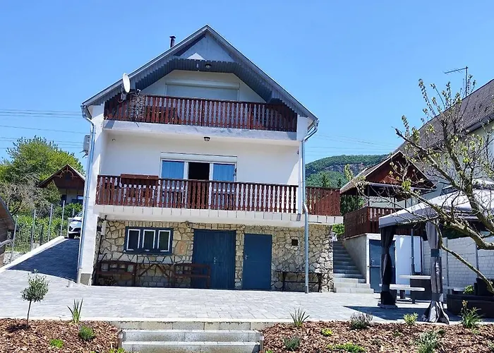 Grey Line Holiday home